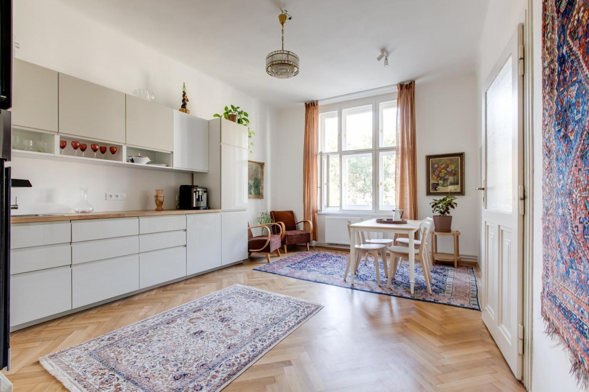 Apartamento Heart Of Old Town Comfy 2bdr 2bath